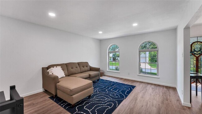 Building Photo - 7507 Stonecliff Dr
