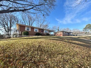 Building Photo - PROMO: Get $500 OFF first months rent when the lease today! / 3 Bed, 1.5 Bath Home with Fenced Ya...