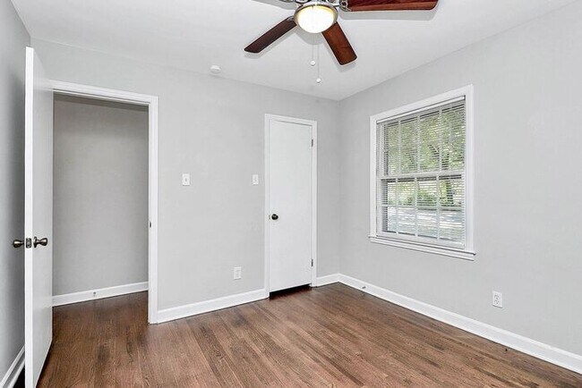 Building Photo - 3BD/2BA Ranch Home in Windsor Park!