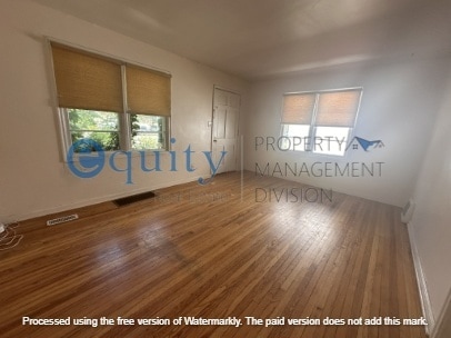 Building Photo - 516 4th Ave