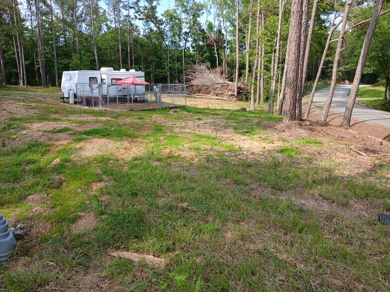 Building Photo - 161 Carpenters Ln