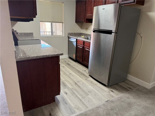 Building Photo - 4390 Sandy River Dr