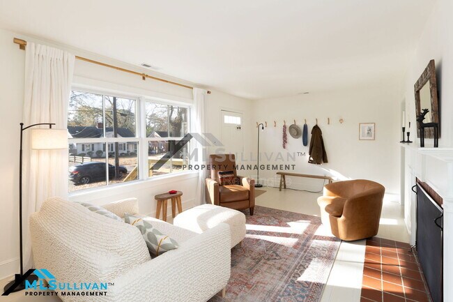 Building Photo - 1803 Hillcrest Dr