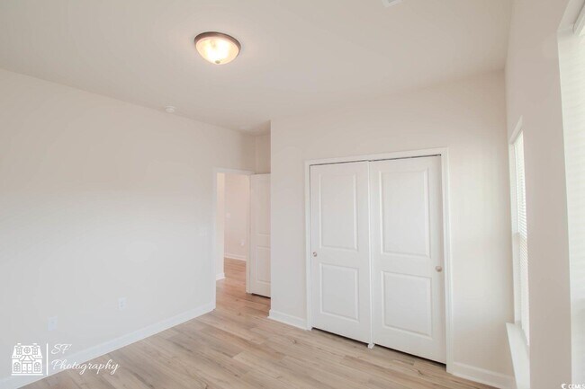 Building Photo - 1860 Villena Dr