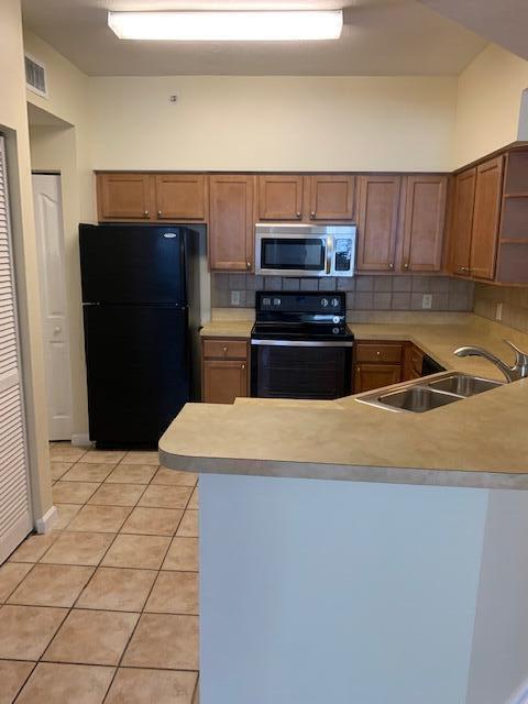 Building Photo - 9873 Baywinds Blvd