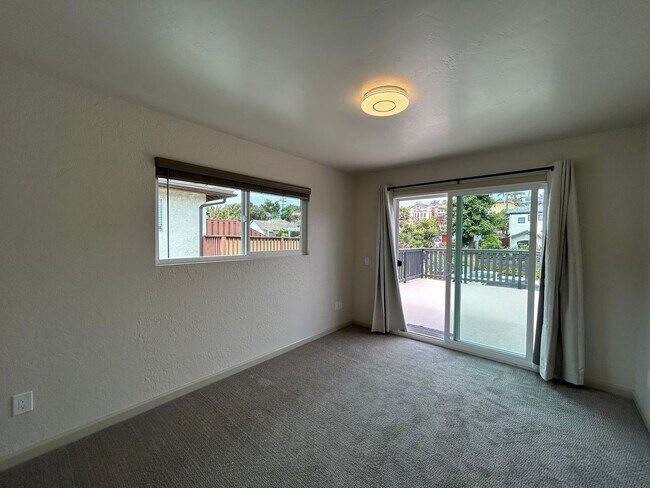 Building Photo - Beautiful Remodeled Home In Cardiff