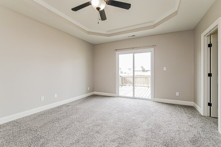 Building Photo - 45 Oakton Dr