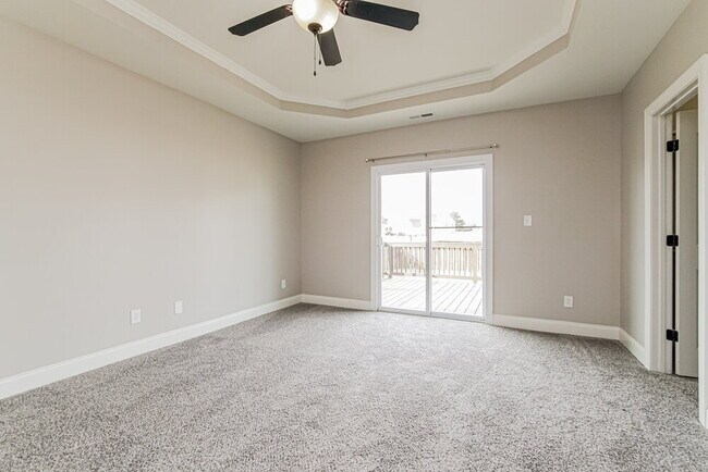 Building Photo - 45 Oakton Dr