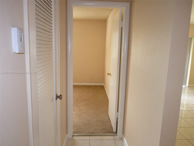Building Photo - 3100 Coral Springs Dr