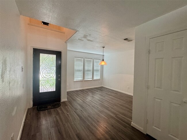 Building Photo - 8435 Resada Park Ln