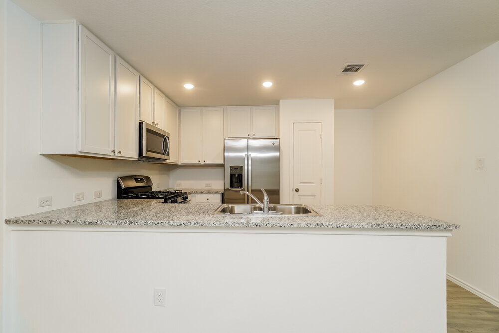 Building Photo - 13910 Reservoir Dr