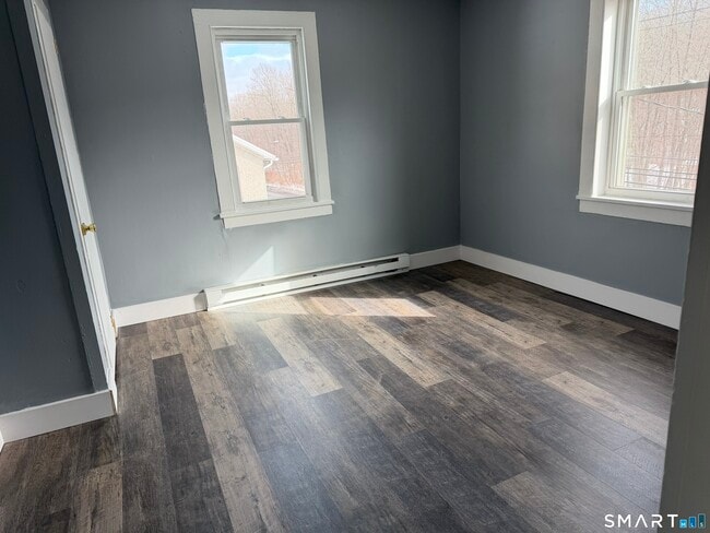 Building Photo - 139 N Main St