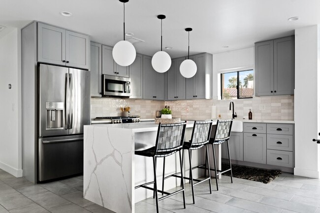 Building Photo - 4633 N 49th Pl