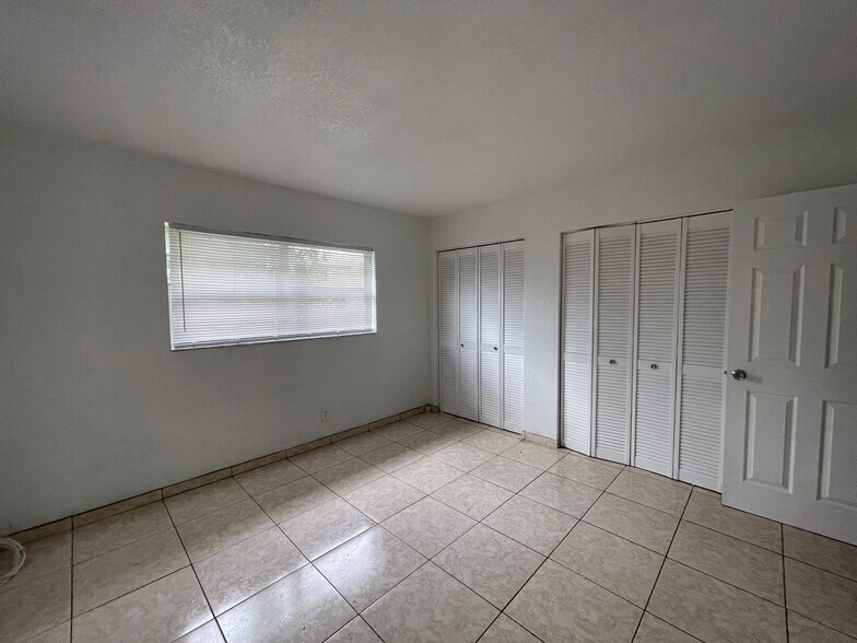 Building Photo - 821 NW 46th Ave