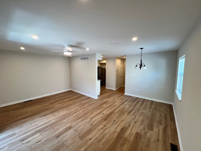 Building Photo - 514 Gia Cir