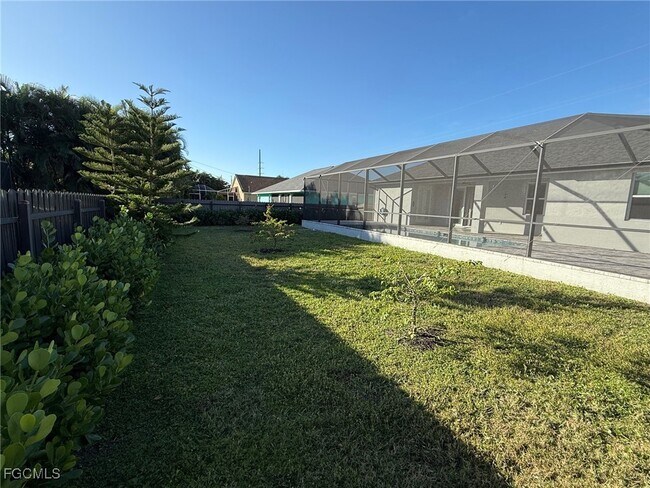 Building Photo - 4627 Agualinda Blvd