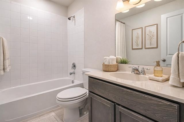 Building Photo - 914 Decker Dr