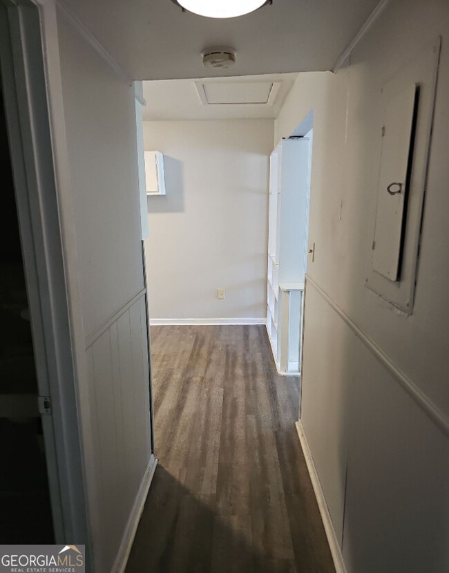 Building Photo - 6494 Lower Dixie Lake Rd