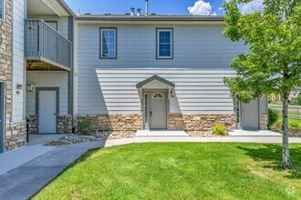 Building Photo - $2,100 - 2 Bed, 2 Bath Updated Townhome in...