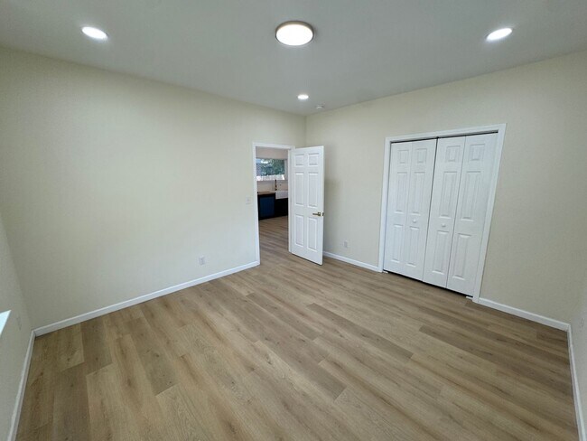 Building Photo - 2554 Selman Ave