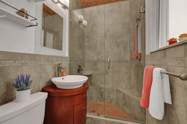 Building Photo - 8851 Byron Ave