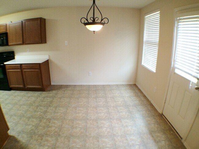 Building Photo - Fully Updated Mesquite Home with New HVAC, New Carpet & Nearby Park!