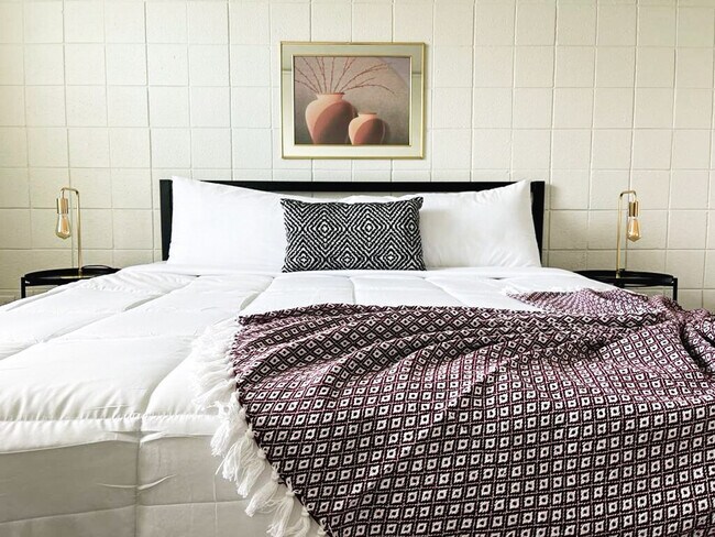 Building Photo - 2515 Burnet Ave