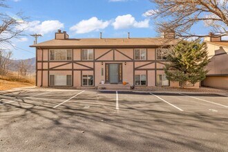 Building Photo - Beautiful 2 Bed 1 Bath Condo Near Old Colorado!!