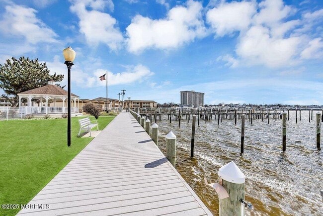 Building Photo - 113 Wharfside Dr