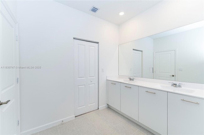 Building Photo - 2481 NW 124th St