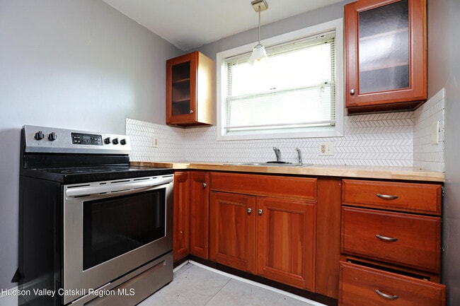 Primary Photo - 343 Washington Ave