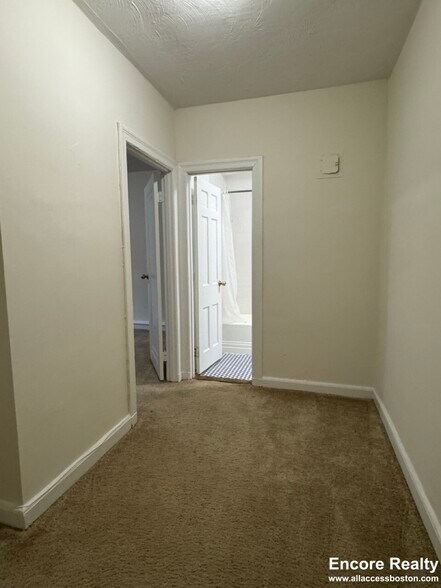Building Photo - 105 Longwood Ave