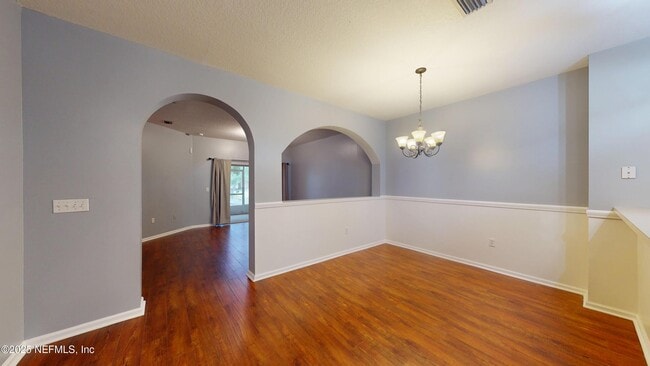 Building Photo - 9744 Summer Grove Way W