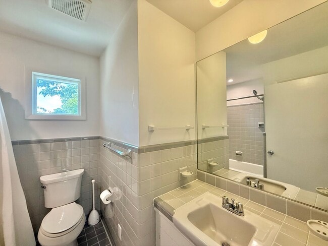 Building Photo - **OFFERING REFUNDABLE APPLICATION FEES & $300 MOVE IN PROMOTION** Luxurious 4BD, 3BA Raleigh Home...