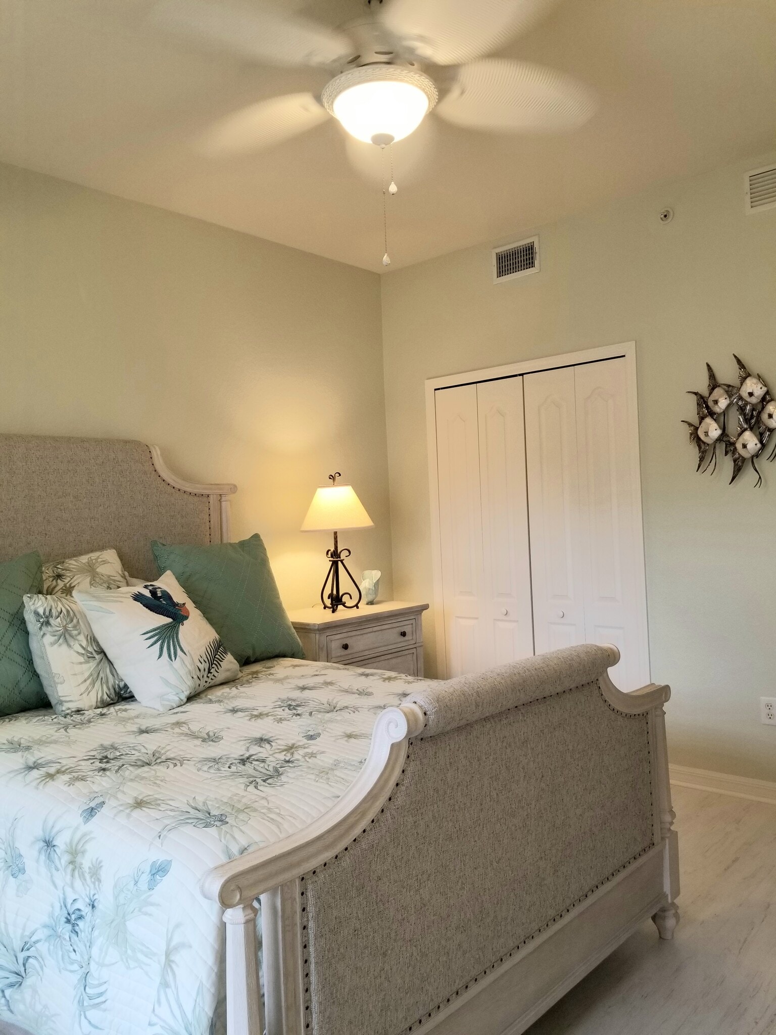 guest bedroom Queen - 800 San Lino Cir