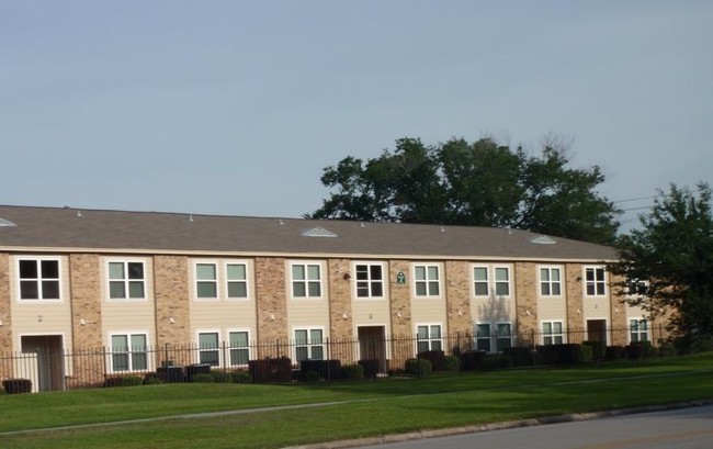 Building Photo - Concord Green Apartments