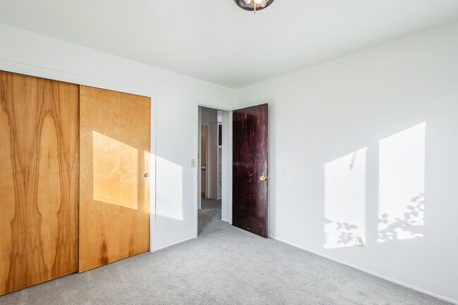 Building Photo - 1609 N Plateau Ave