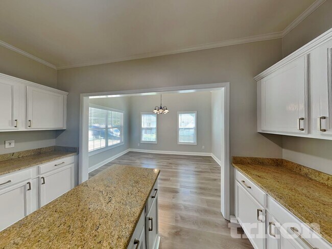 Building Photo - 123 Clarin Way