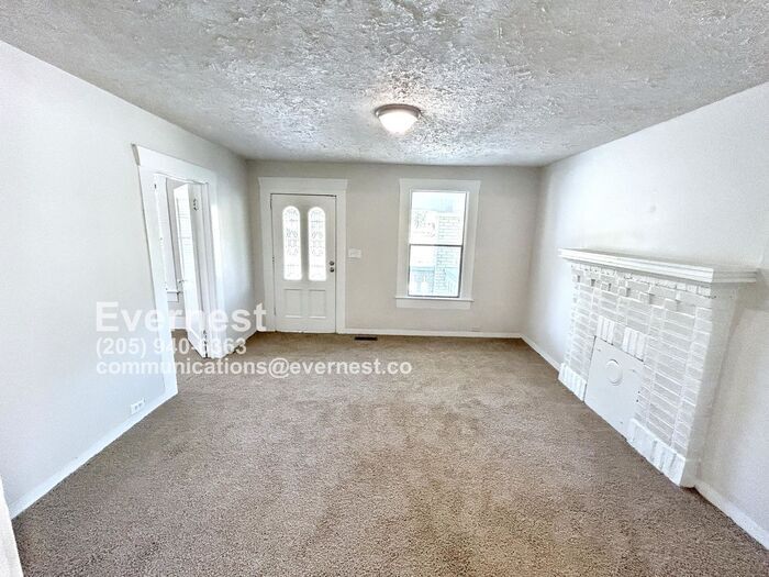 Building Photo - 929 6th Pl