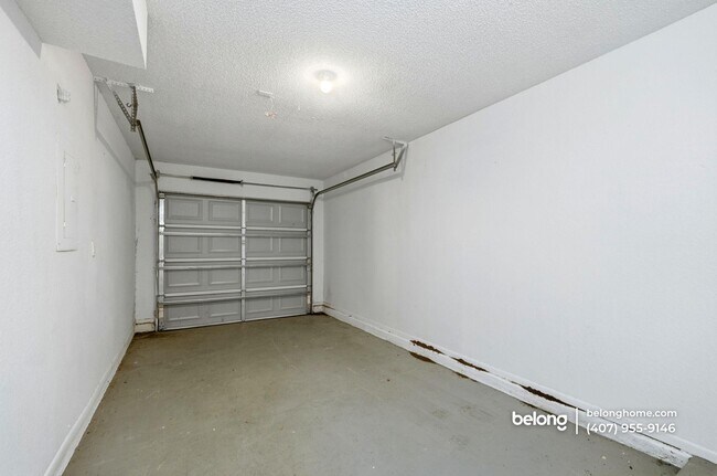 Building Photo - 2542 Davenport Cir