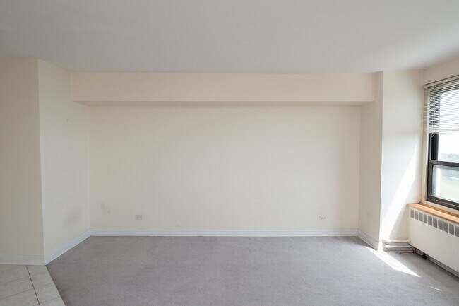 Building Photo - 4180 N Marine Dr