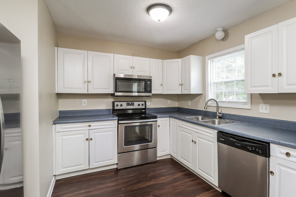 Building Photo - 103 Doree Ln