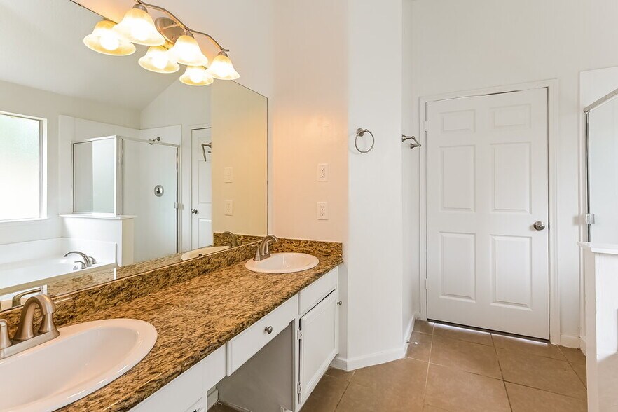 Building Photo - 4305 Kingfish Dr