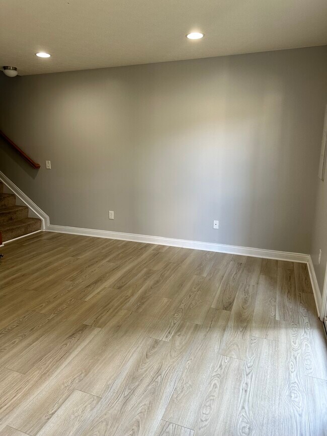 Walkout Basement/Third BR - 4118 Cambron Dr