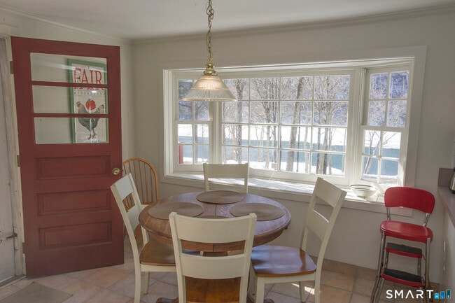 Building Photo - 67 Lake Lillinonah Rd N