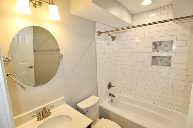 Building Photo - 1360 Hunters Rd