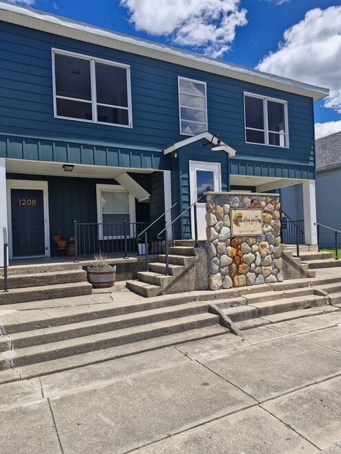 Building Photo - 1208.5 N Apperson Way