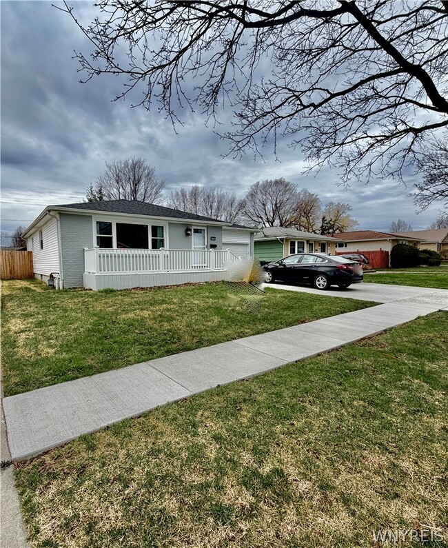 Building Photo - 260 Argus Dr