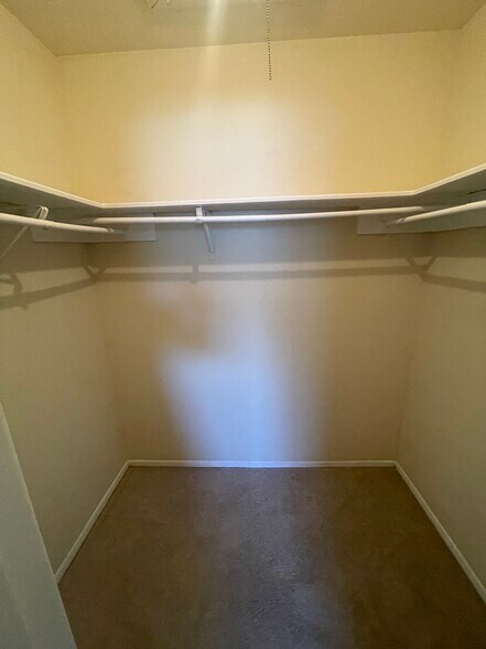 Building Photo - 2263 Millstone Dr