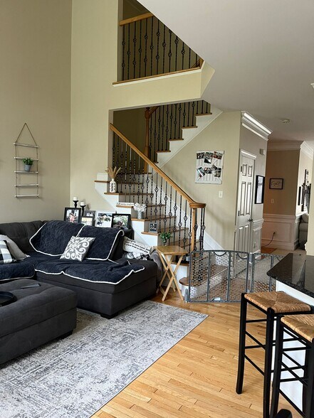 Building Photo - 237 Westbrook Dr